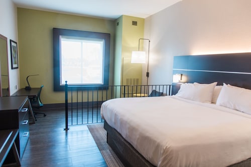 Holiday Inn Express & Suites Columbia-Fort Jackson by IHG