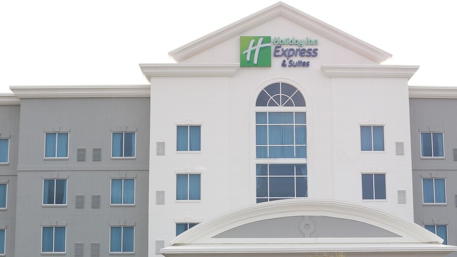 Holiday Inn Express & Suites Columbia-Fort Jackson by IHG