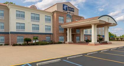 Holiday Inn Express & Suites Alexandria by IHG