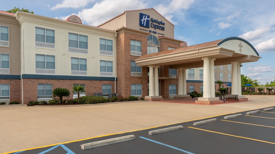Holiday Inn Express & Suites Alexandria by IHG