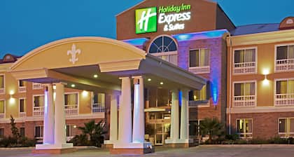 Holiday Inn Express & Suites Alexandria by IHG