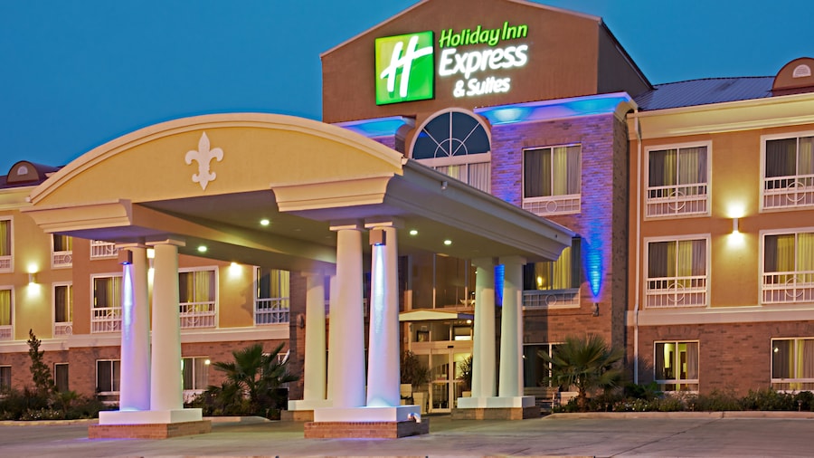 Holiday Inn Express & Suites Alexandria by IHG