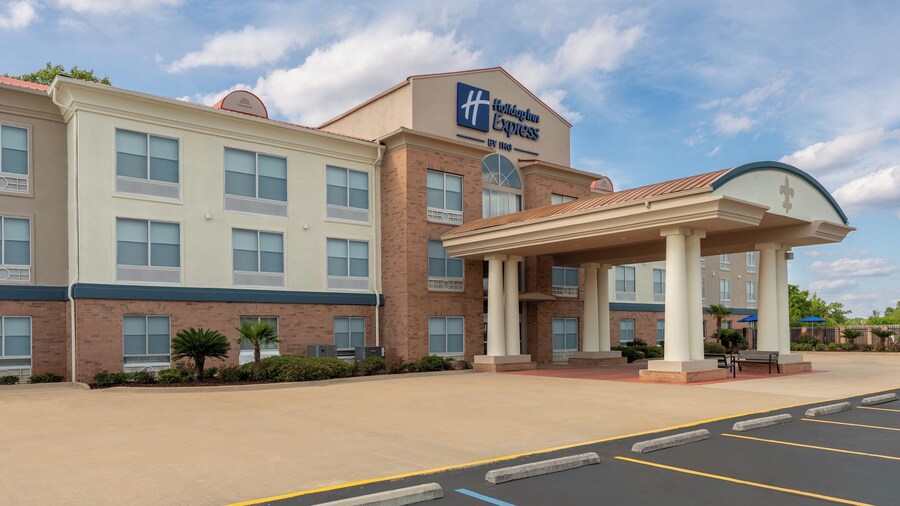 Holiday Inn Express & Suites Alexandria by IHG