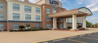 Holiday Inn Express & Suites Alexandria by IHG