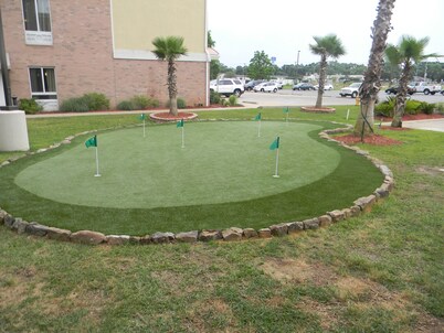 Holiday Inn Express & Suites Alexandria by IHG