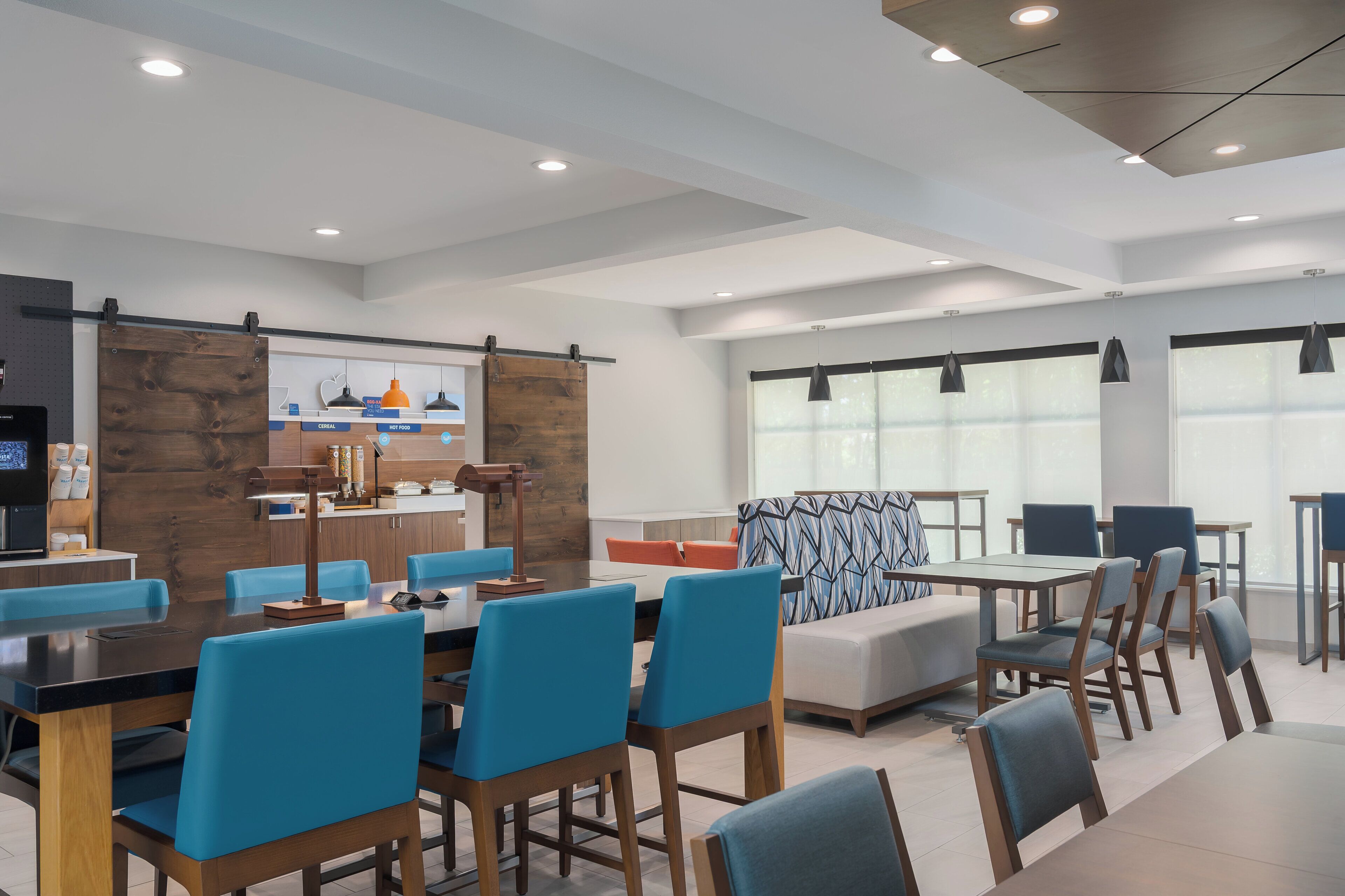 Photo - Holiday Inn Express & Suites Alexandria by IHG