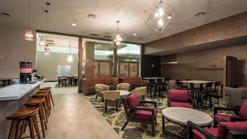 Café da manhã com buffet grátis todos os dias