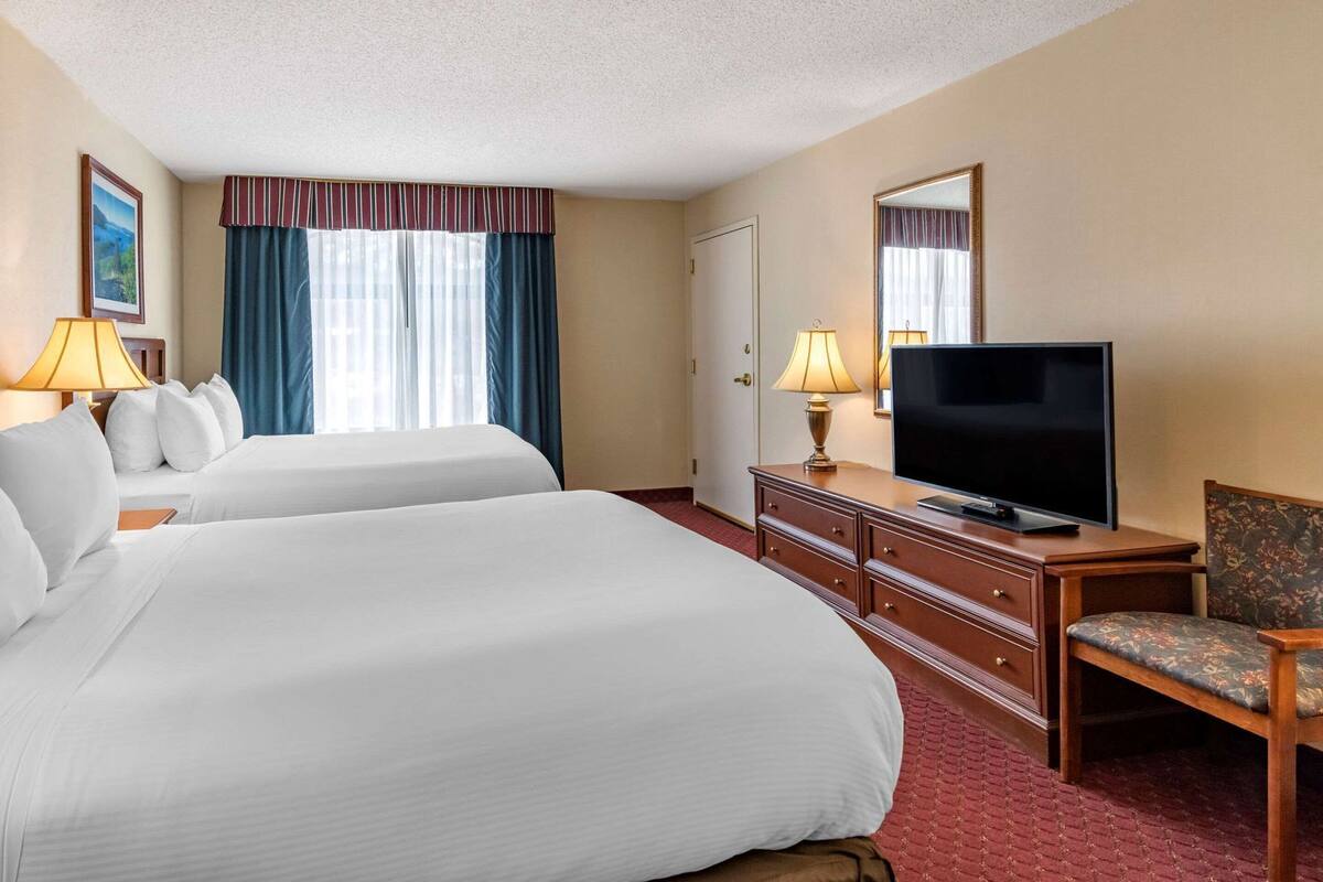 Premium bedding, down comforters, pillowtop beds, in-room safe