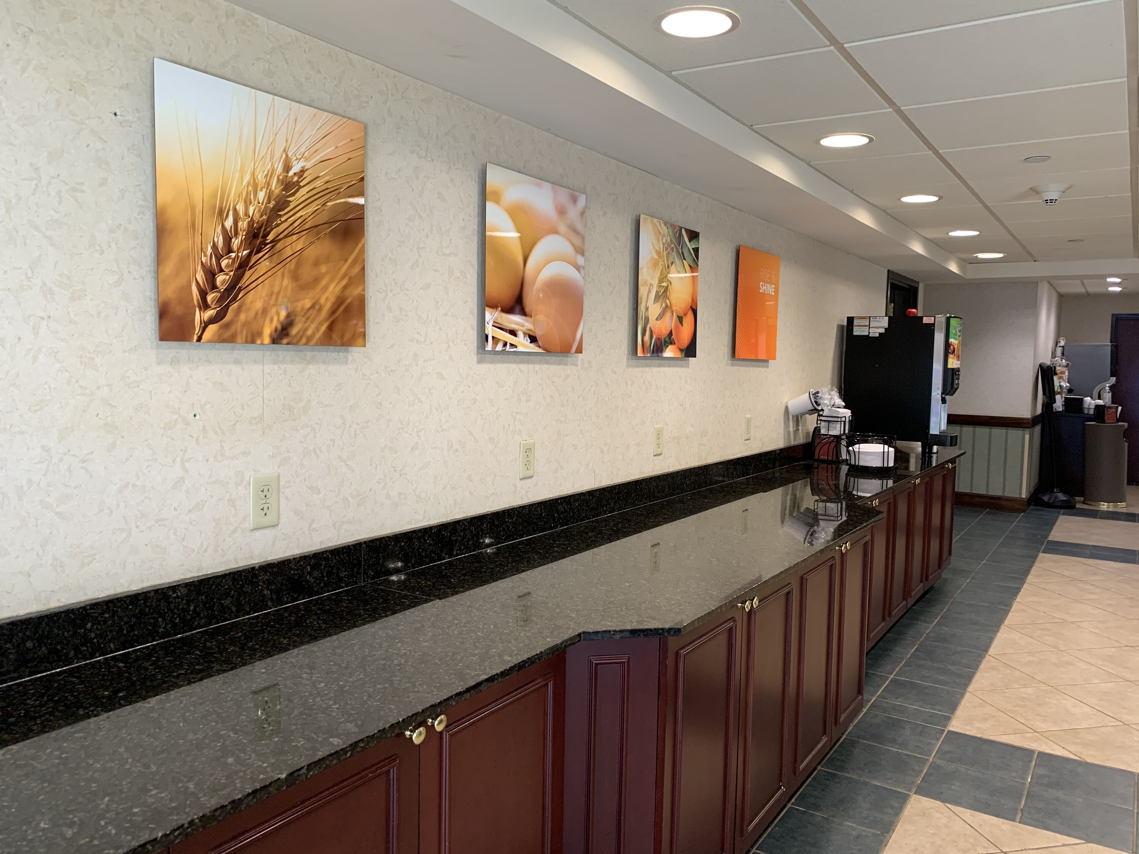 free daily continental breakfast