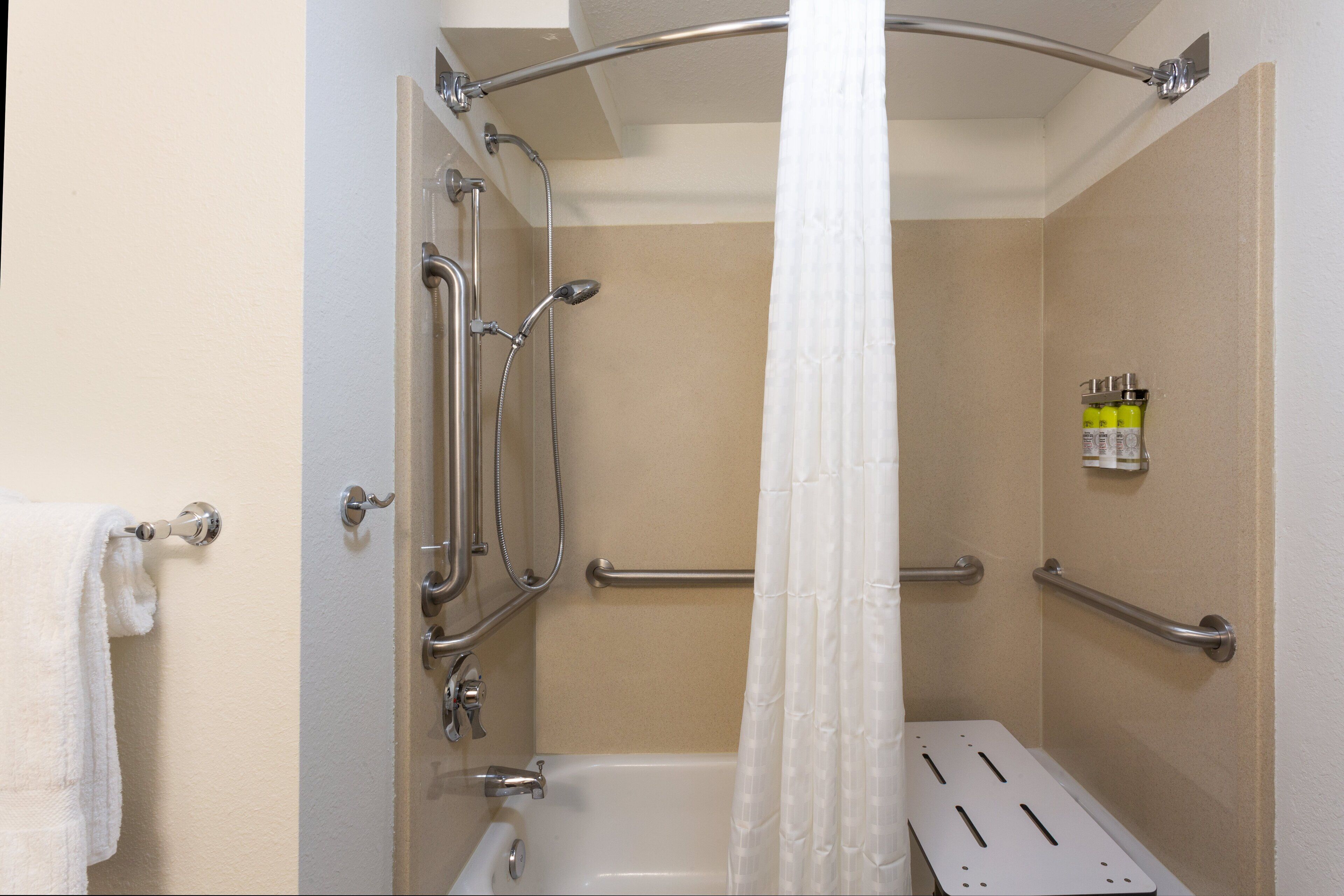 room, 1 bedroom, accessible (hearing) | bathroom | free toiletries, hair dryer, towels