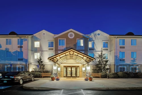 Staybridge Suites Cleveland Mayfield Heights Beachwood by IHG