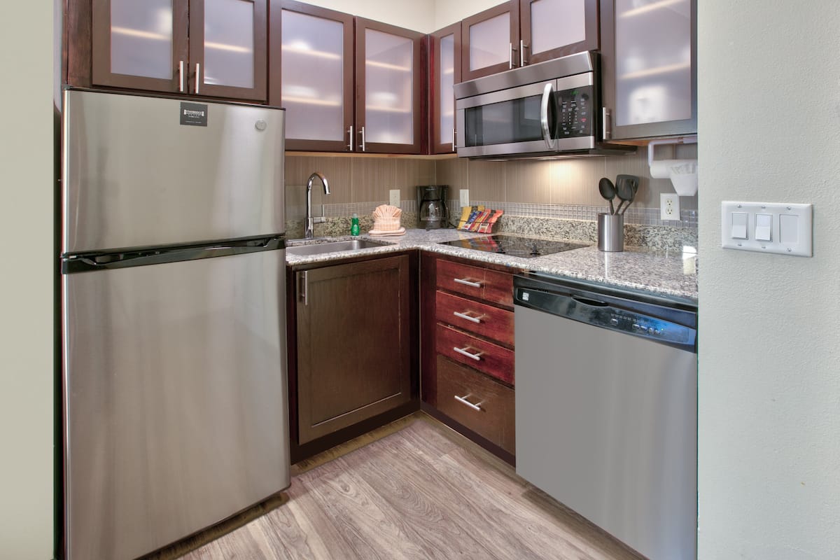 fridge, microwave, stovetop, dishwasher