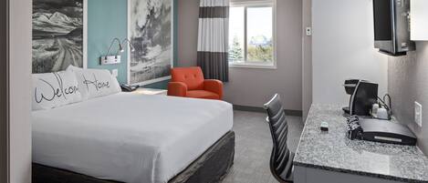 Classic Room, 1 Queen Bed | Premium bedding, individually decorated, individually furnished, desk