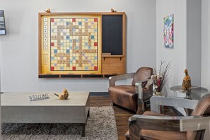 Lobby sitting area - Prairie Crest Medicine Hat (Medicine Hat)