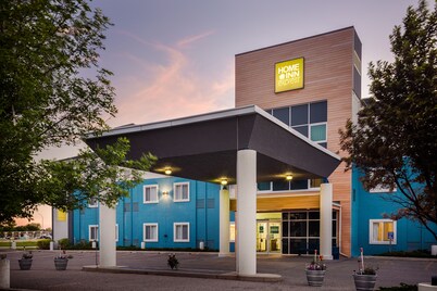 Home Inn Express - Medicine Hat