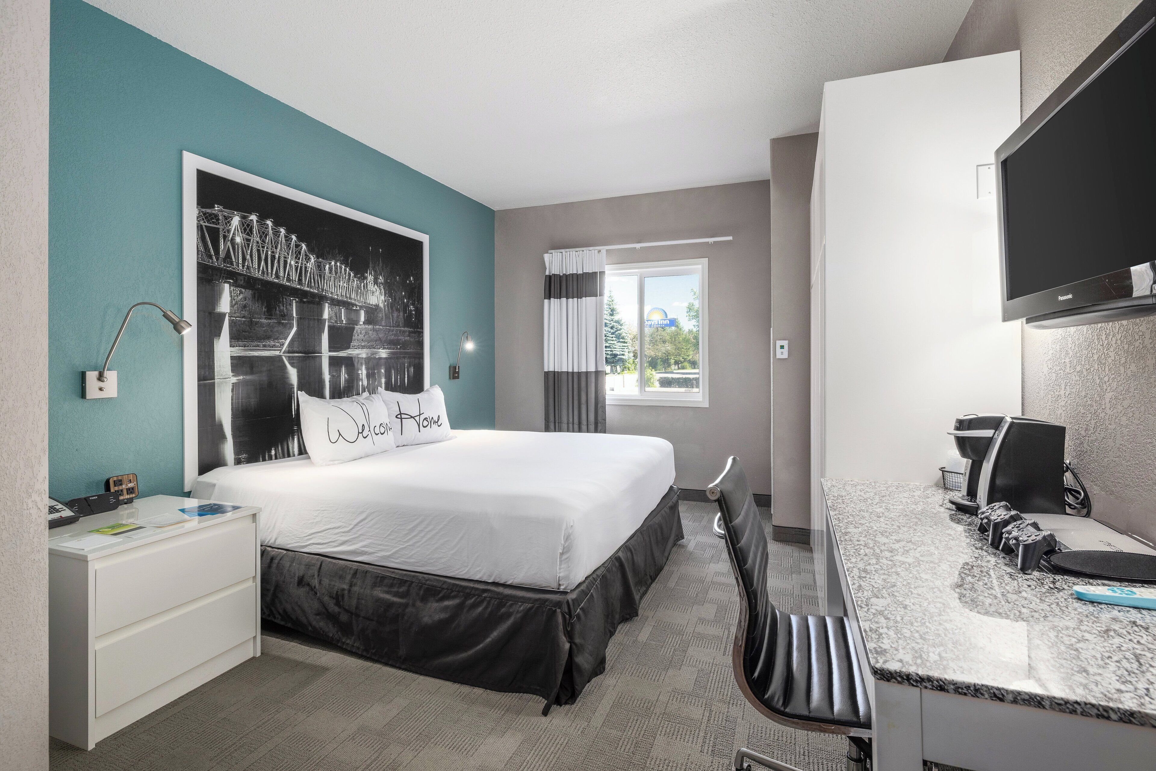 스탠다드룸, 킹사이즈침대 1개 | 고급 침구, 각각 다른 스타일의 인테리어, 각각 다르게 가구 비치, 책상