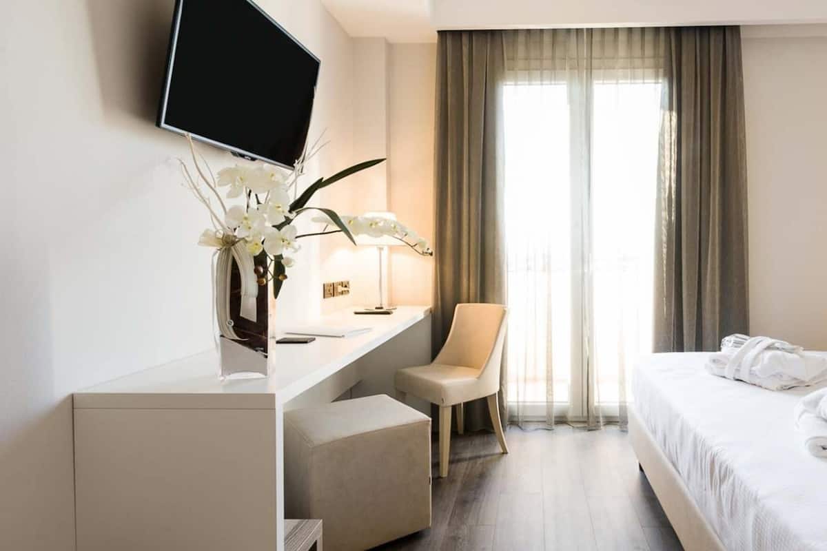 1 bedroom, minibar, in-room safe, desk