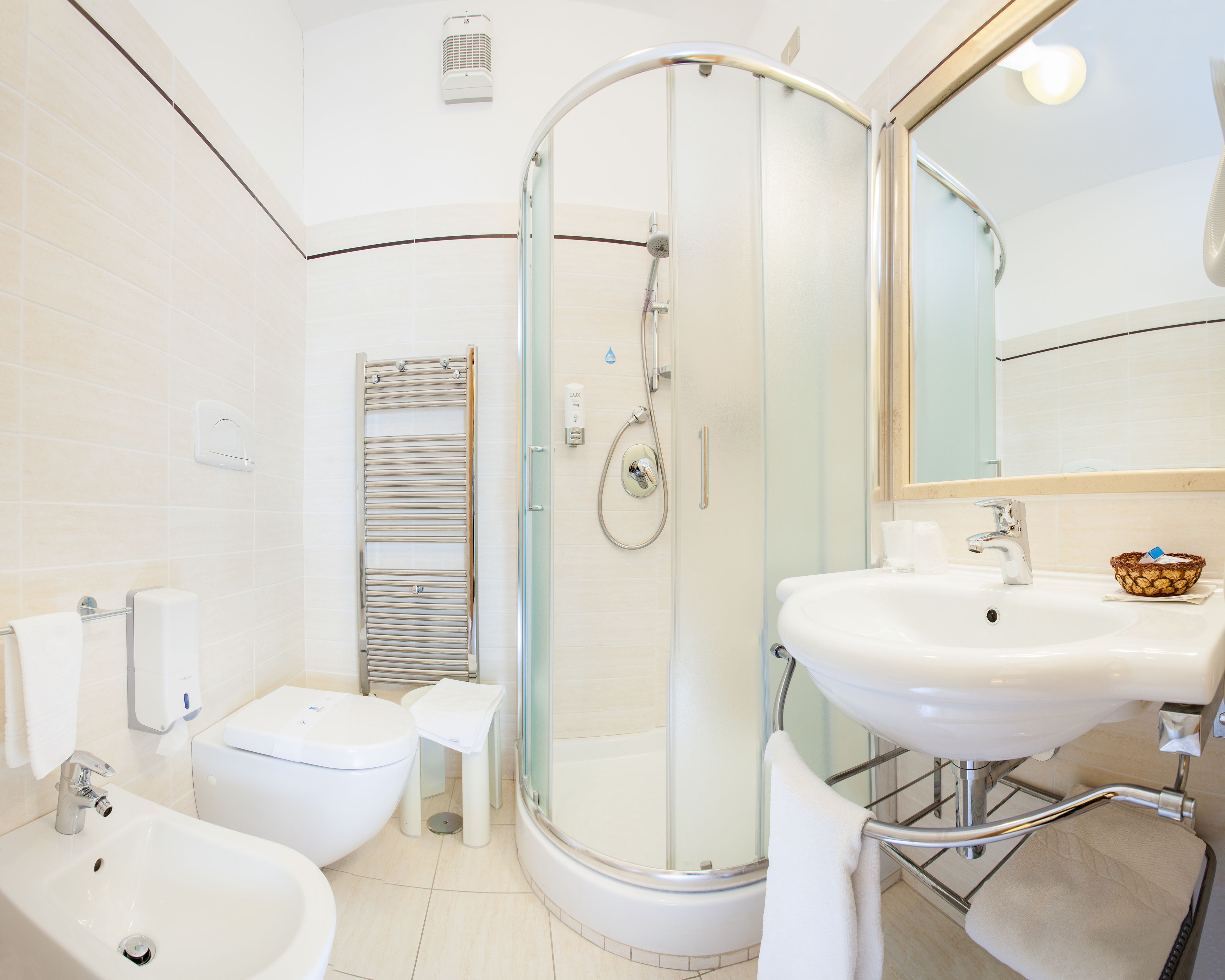 standard single room | bathroom | shower, free toiletries, hair dryer, bidet