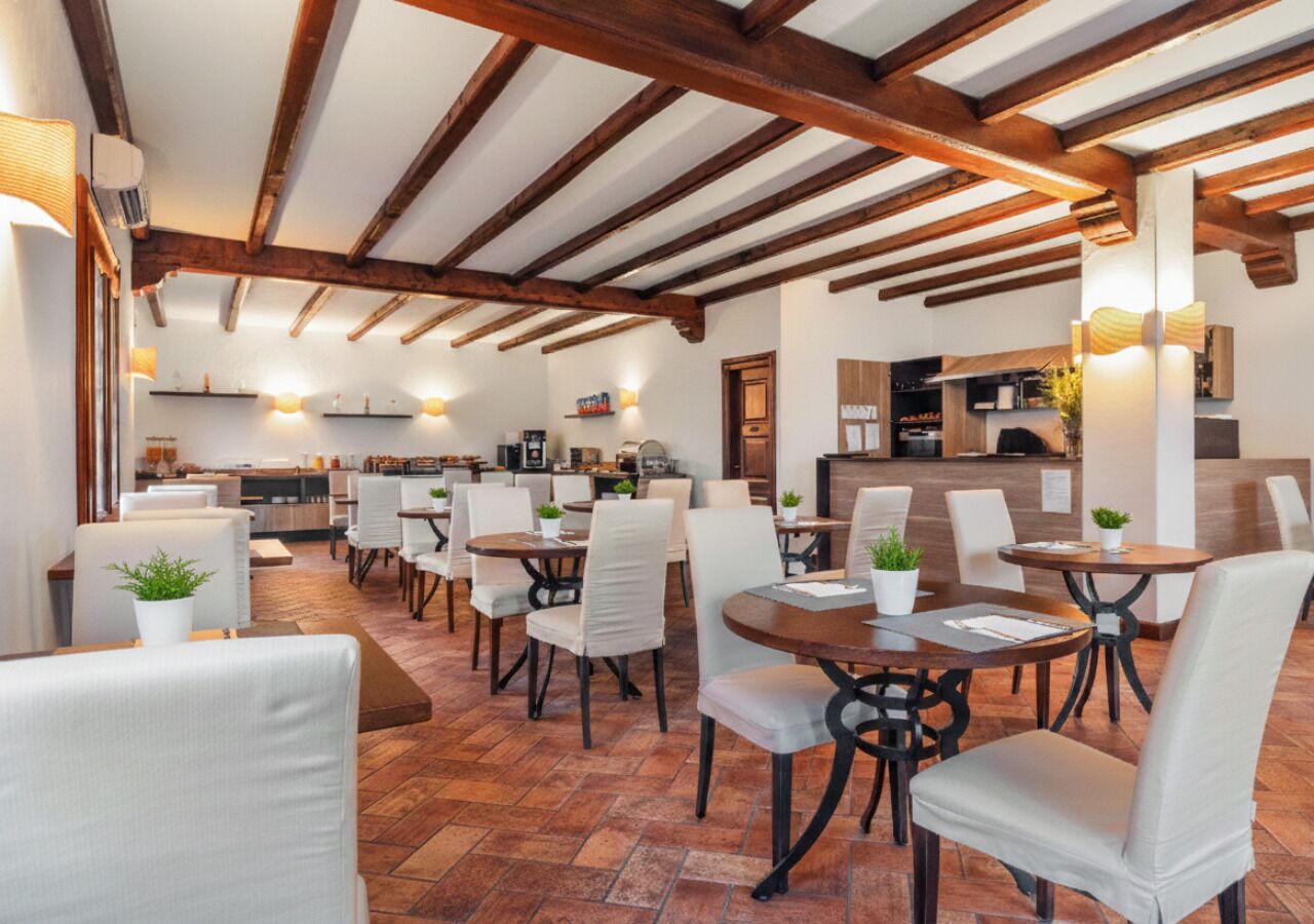 Free daily full breakfast