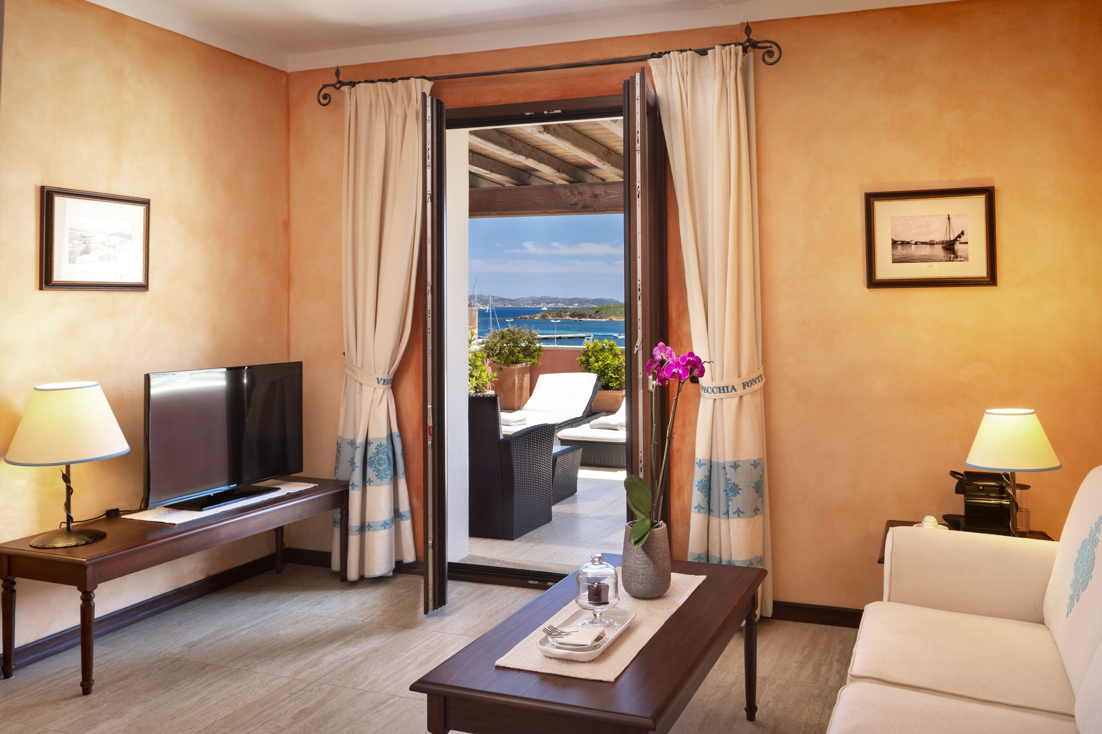 Wellness Presidential Suite | Minibar, coffres-forts dans les chambres, décoration personnalisée