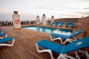 Piscine intérieure, piscine extérieure