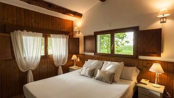 Standaard tweepersoonskamer, voor 1 persoon, toegankelijk voor mindervaliden | Een kluis op de kamer, een bureau, gratis babybedden