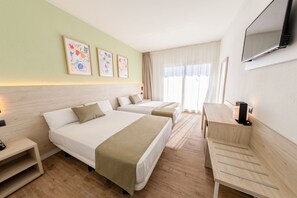 Egyptian cotton sheets, premium bedding, minibar, desk - Hotel Jaime I (Salou)