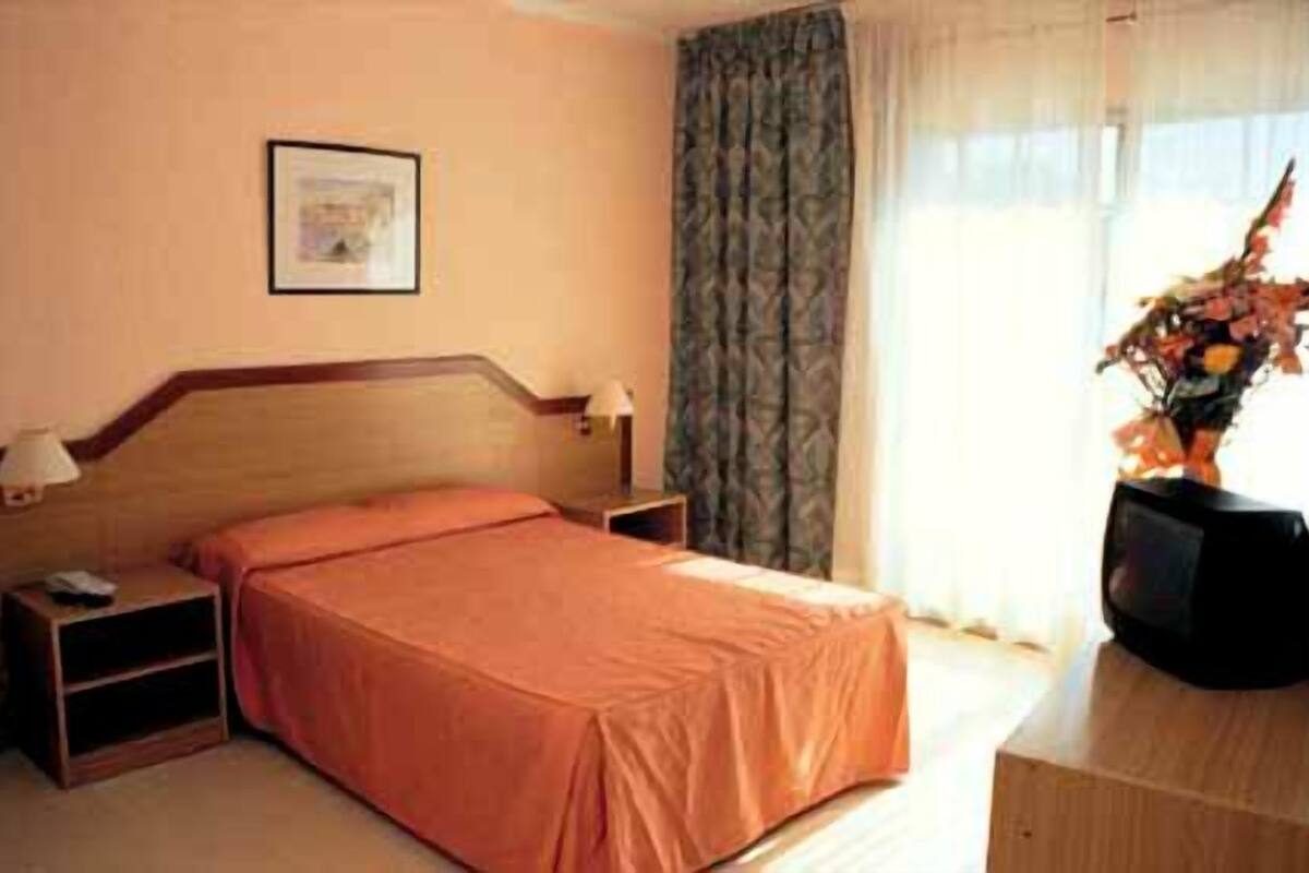 Apartment, 2 Bedrooms | In-room safe, WiFi (free)