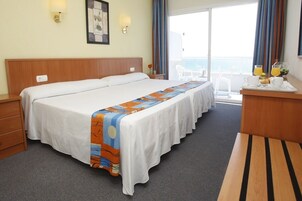 Minibar, caja fuerte, cunas (de pago) y camas supletorias