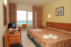 Frigobar, cofres nos quartos, berços (sobretaxa)