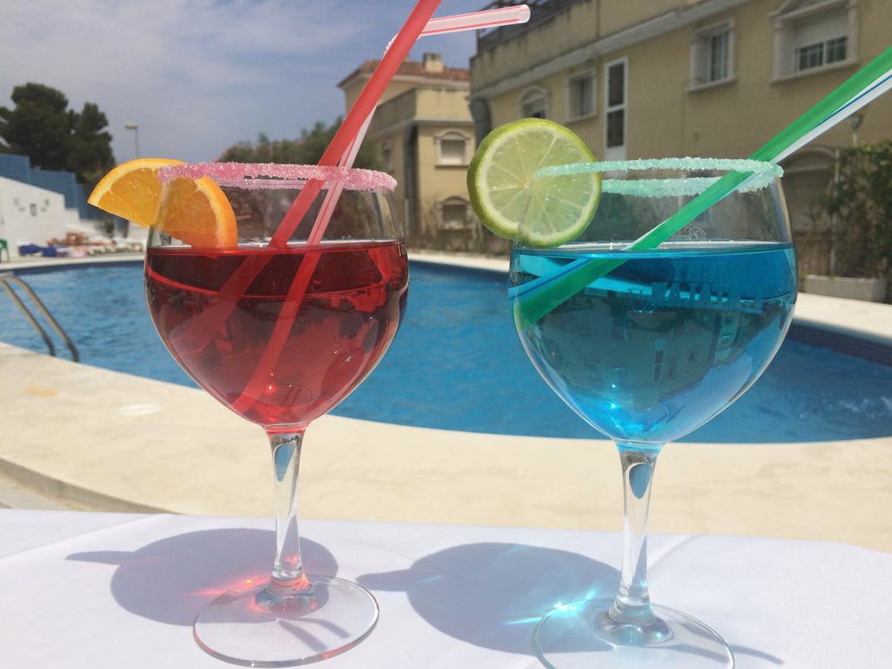 Bar junto a la piscina