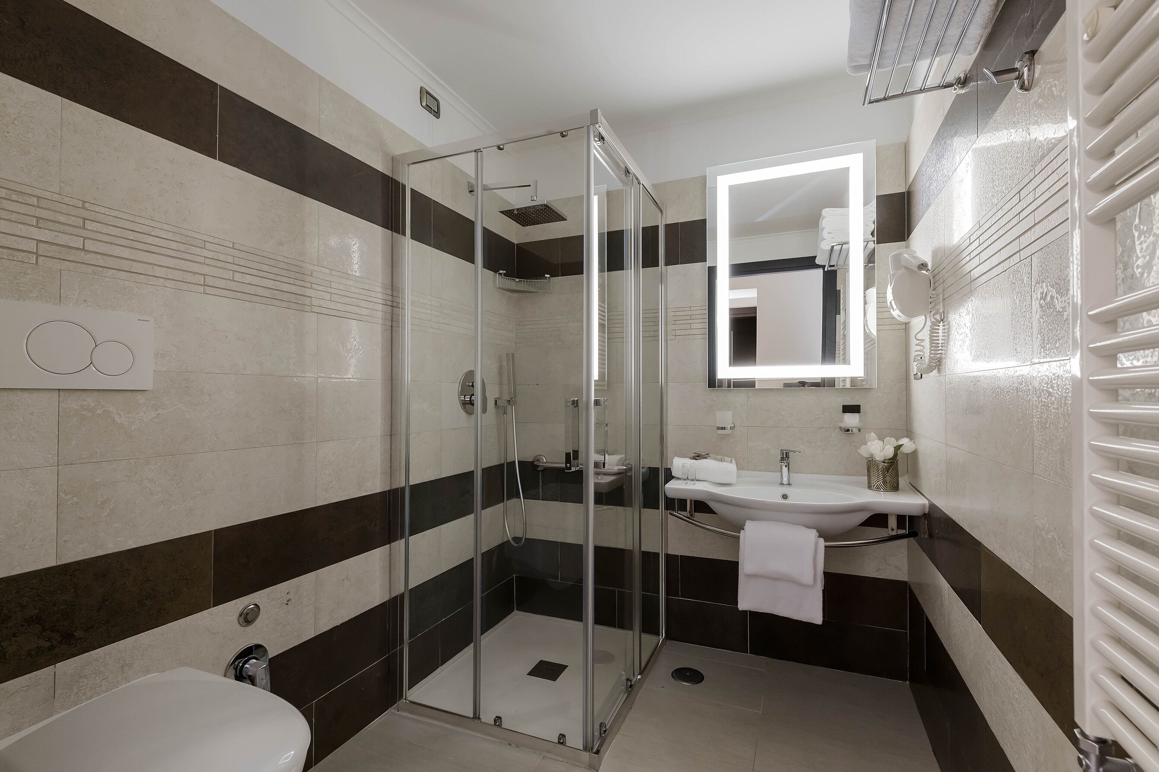 in-room safe, desk, soundproofing, free wifi