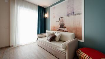 Family Room, 2 adults + 2 children | Hypo-allergenic bedding, minibar, in-room safe, desk