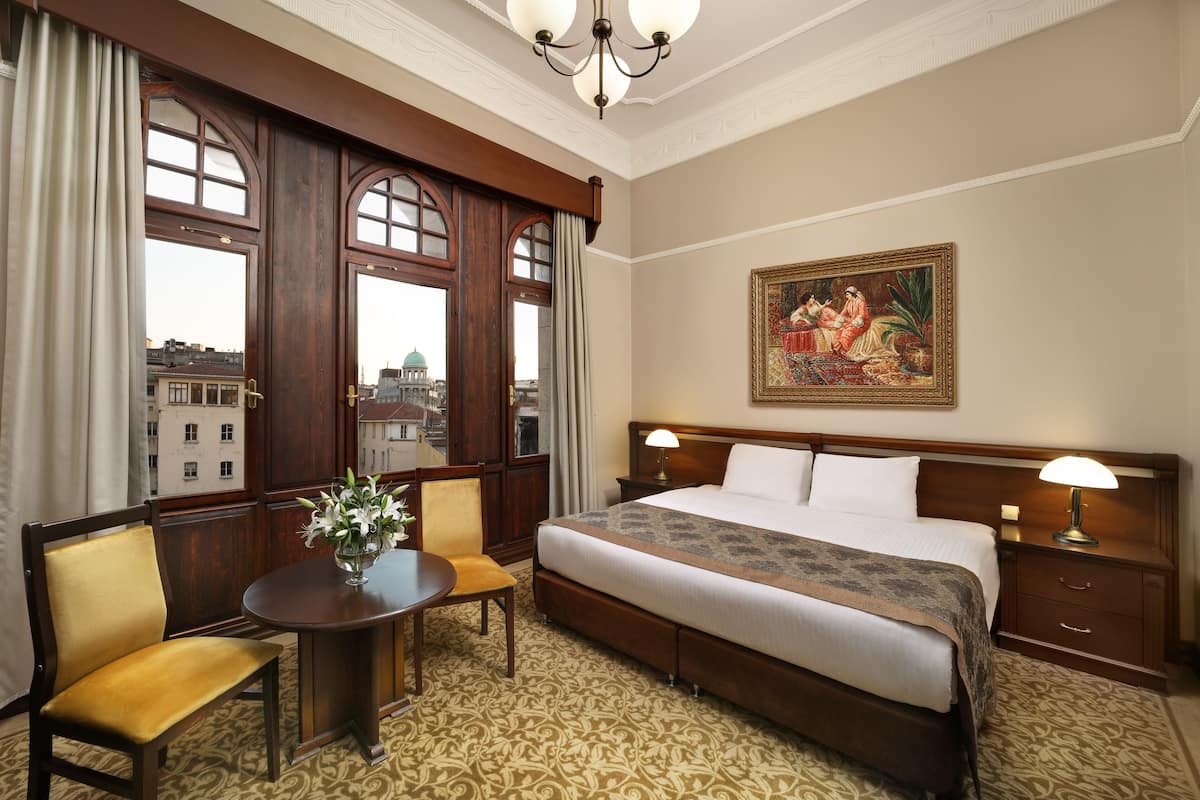 Minibar, in-room safe, desk, blackout drapes