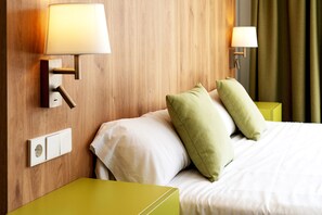 Minibar, caja fuerte, escritorio y espacio para trabajar con un portátil