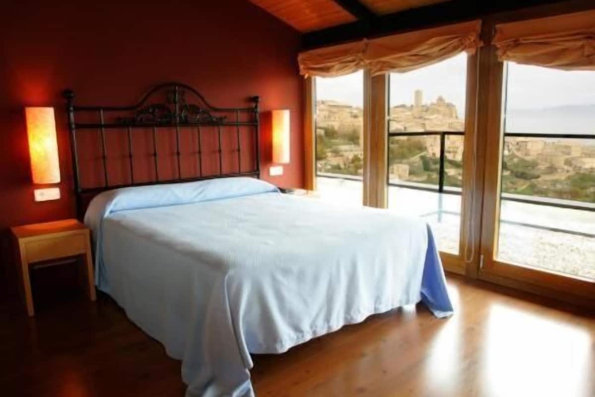 desk, soundproofing, bed sheets, wheelchair access