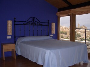 Desk, soundproofing, bed sheets, wheelchair access