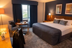 高档床上用品、客房内保险箱、特色装修、特色家居