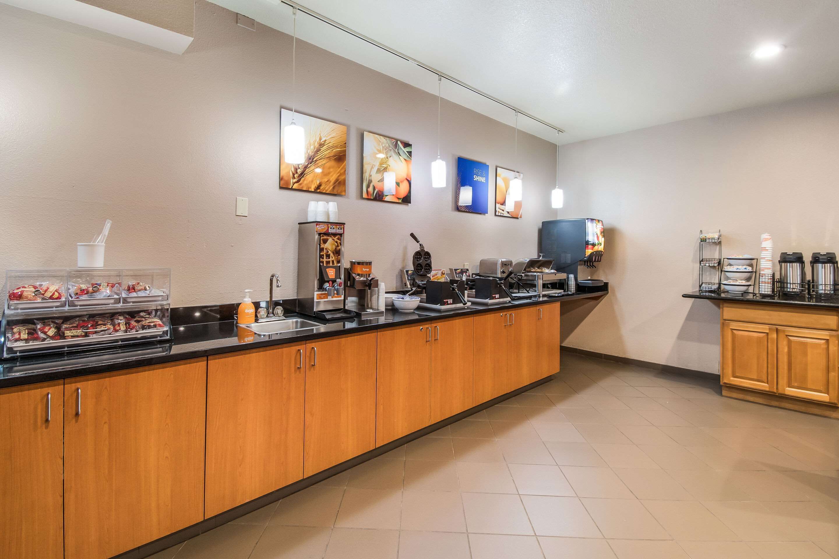 free daily on-the-go breakfast