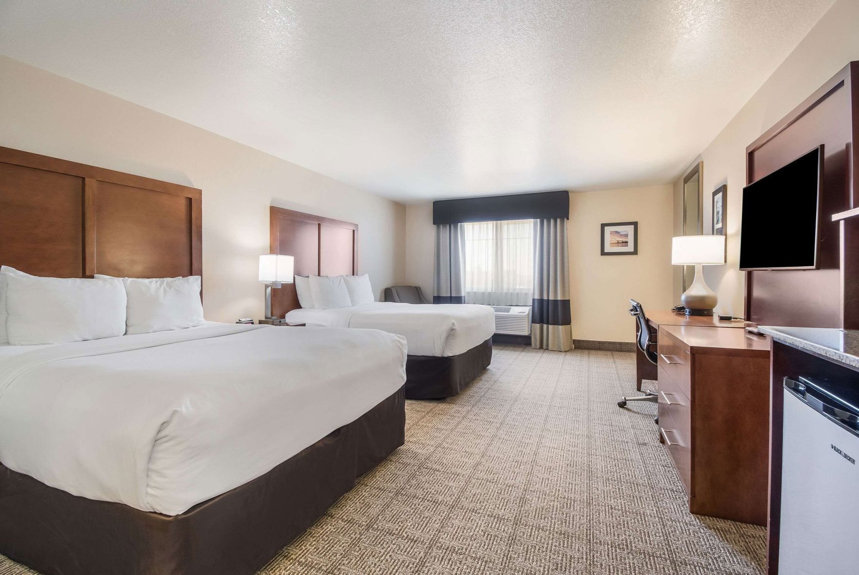 Desk, blackout drapes, iron/ironing board, free WiFi