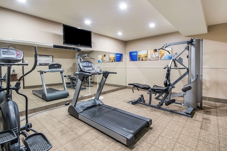 Fitness facility. Comfort Inn Newport