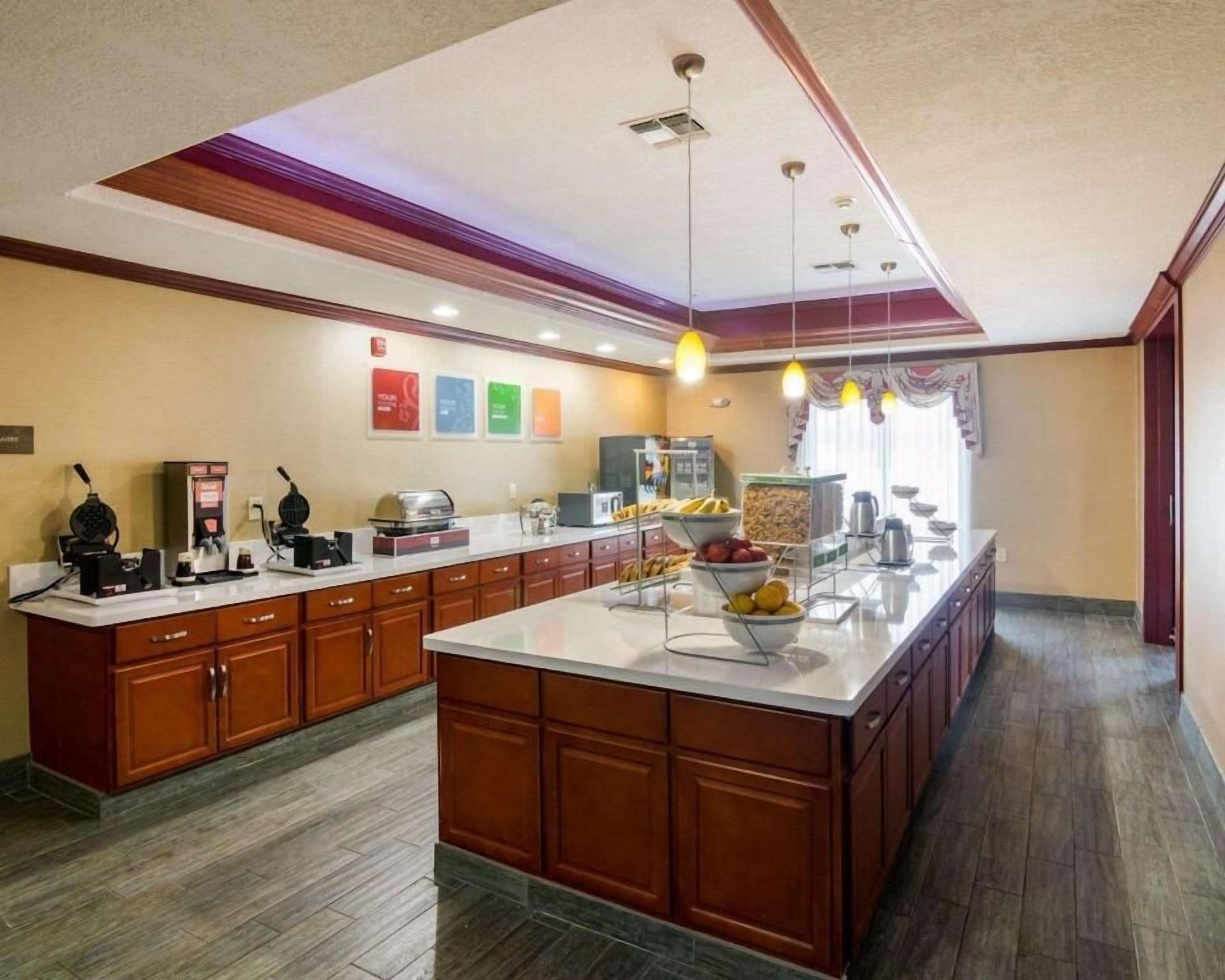 含每日自助早餐