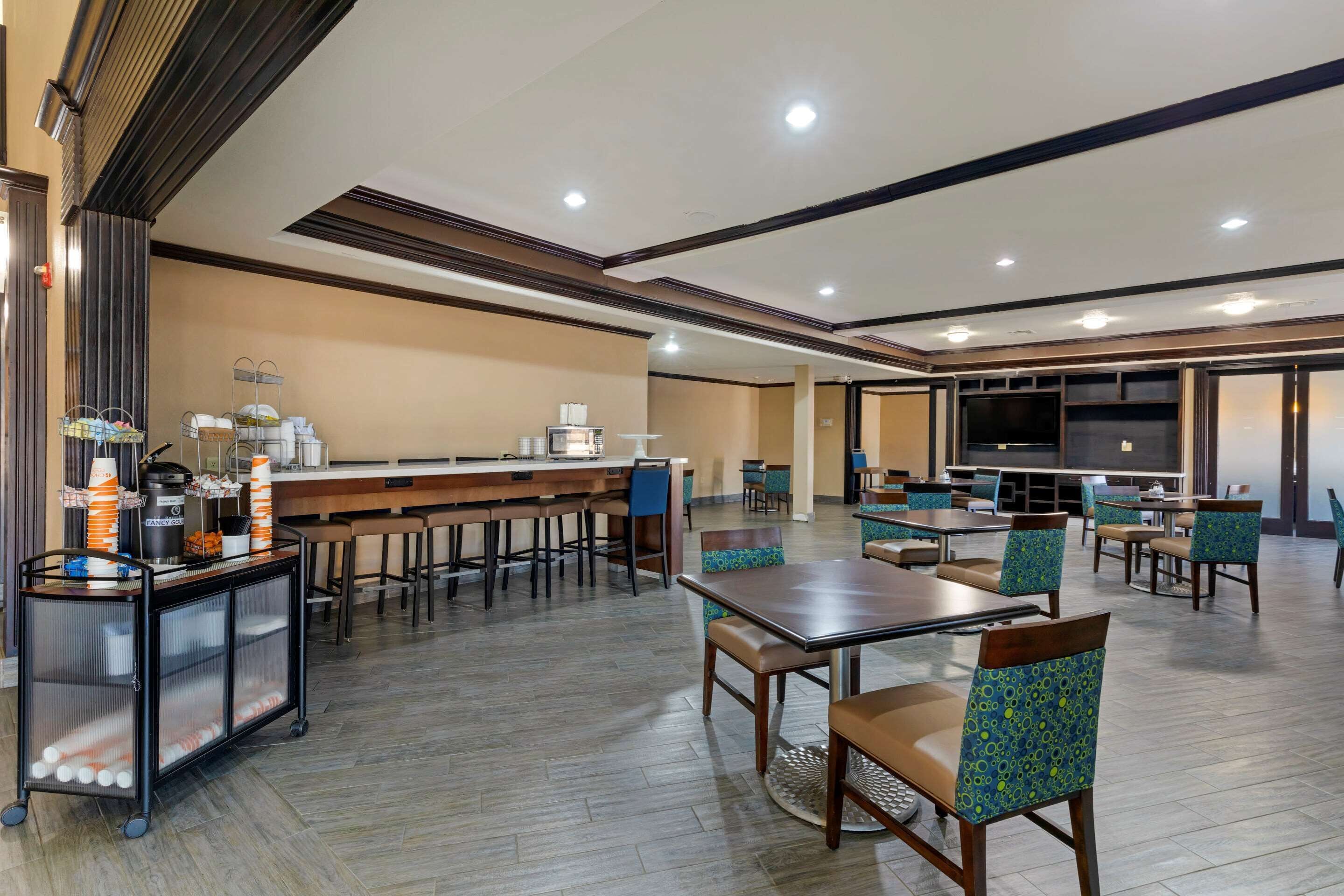 Gratis frukost med självservering varje dag 