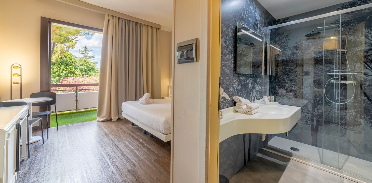Superior Double Room, 1 Double Bed or 2 Twin Beds, Garden View (Spa Access Included) | 1 quarto, edredons de pluma, frigobar, cofres nos quartos