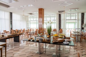Desayuno buffet incluido todos los días