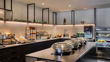 Tägliches Frühstücksbuffet gegen Gebühr