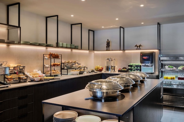 Desayuno buffet diario (NZD 29 por persona)