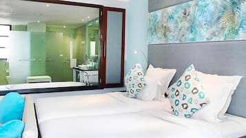 Deluxe Twin Room, 2 Single Beds, Balcony, Pool View