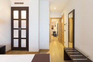 Cortinas opacas, sistema de insonorización, cunas gratuitas