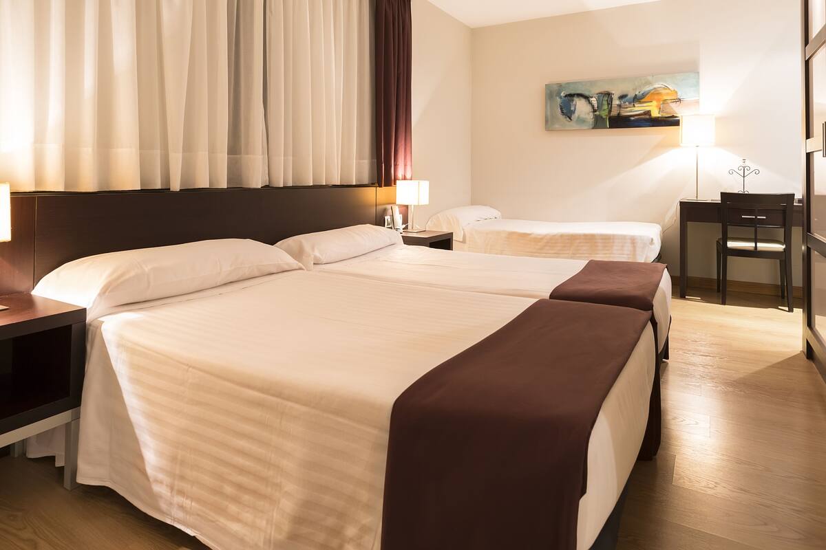 blackout curtains, soundproofing, free cots/infant beds, free wifi